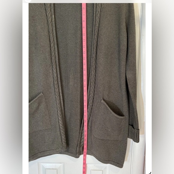 NEW Tahari Olive Green Cardigan Sweater Size XS -S From Pockets. - Picture 6 of 8